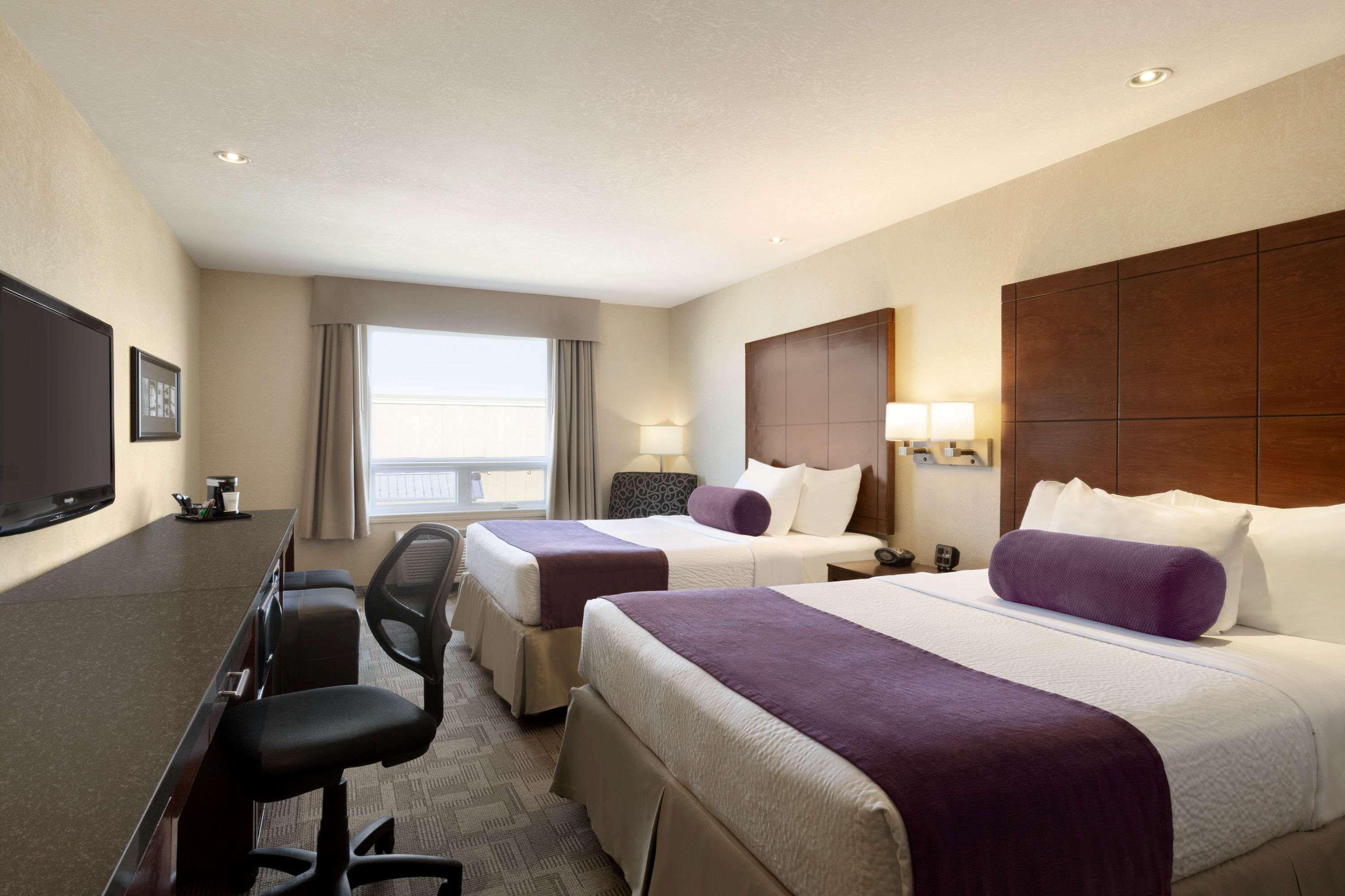 Days Inn By Wyndham Regina Airport West Ngoại thất bức ảnh