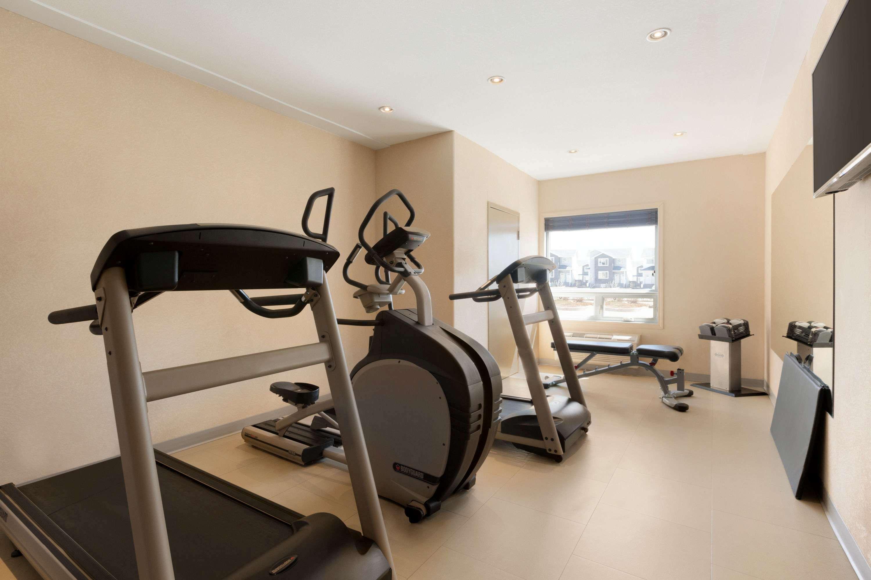 Days Inn By Wyndham Regina Airport West Ngoại thất bức ảnh