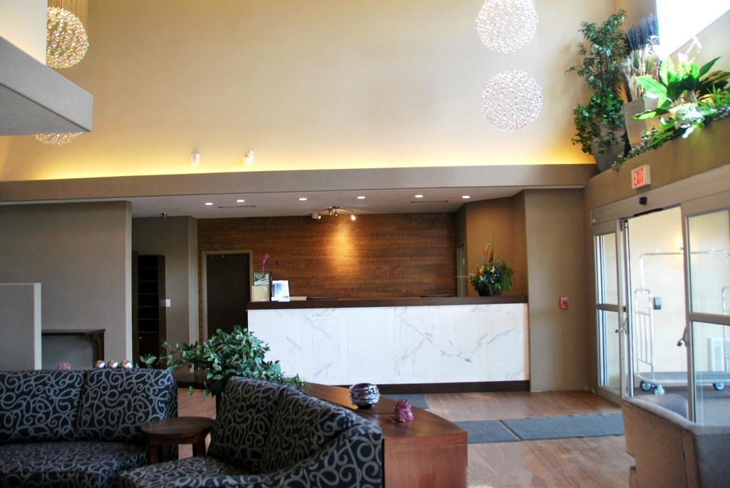 Days Inn By Wyndham Regina Airport West Ngoại thất bức ảnh